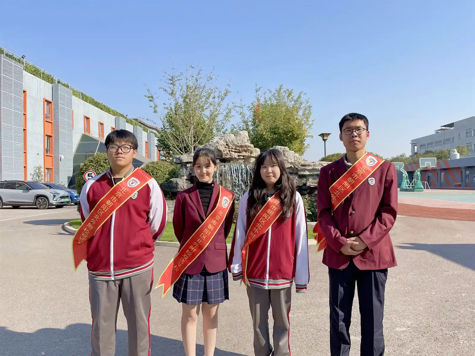 北外同文素材 一方有难，八方支援