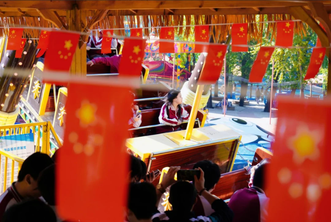北外同文素材 趣玩环山湖，秋意满行囊