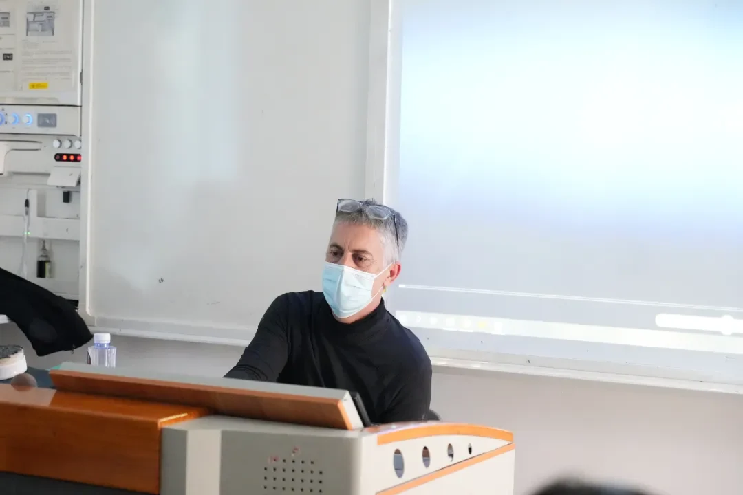 北外同文素材 思维碰撞 共生成长