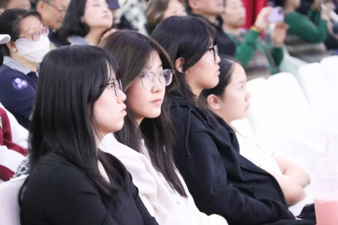 北外同文素材 榜样的力量！学长学姐亲授升学经验，助力北外同文高中预备部明晰国际升学路