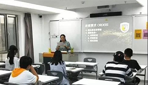 北外同文素材 家校合力，共创未来∣我校喜迎新生报到，召开2019级新生家长见面会