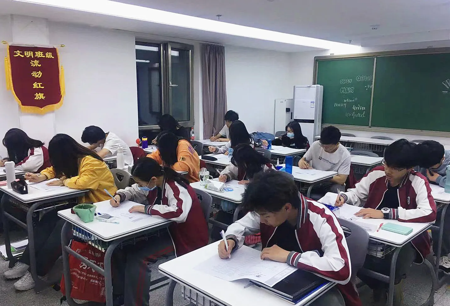 北外同文外国语学校招生解读：学科单词竞赛透露课程与升学线索，学费需详询